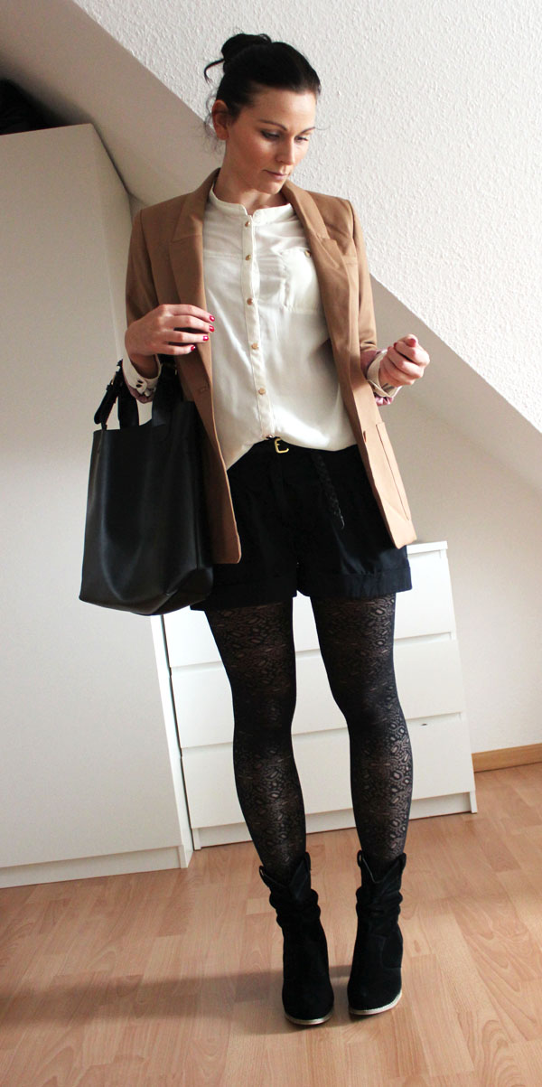 tasche-bag-shopper-blazer-H&M-bluse-blouse-shorts-fit-ootd-fallschuhe-shoe-stiefel-stiefelette-ou