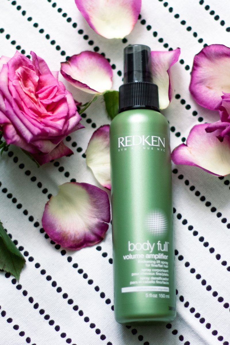 Kleidermaedchen-das-Blog-fuer-Mode-Beaut-Lifestyle-redken-body-full-volumen-big-hair-volumen-spray-mehr volumen-plattes-haar-mehr-fülle-im-haar-ansatzvolumen-dickes-haar-volumen-trockenshampoo-mehr-griff-und-volumen 2