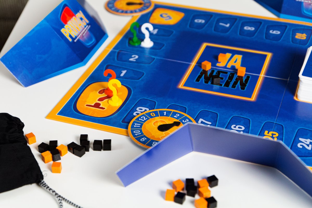 Kleidermädchen - Spiel Privacy 2