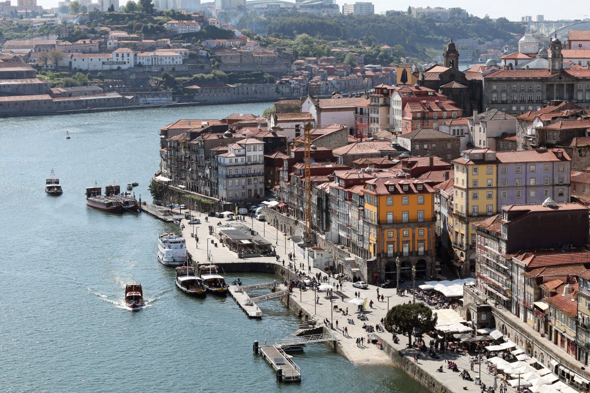 Kleidermädchen präsentiert ein Follow Me Around über die Hafenstadt Porto (OPorto) in Portugal. Folgt ihr durch die bezaubernde Stadt!
