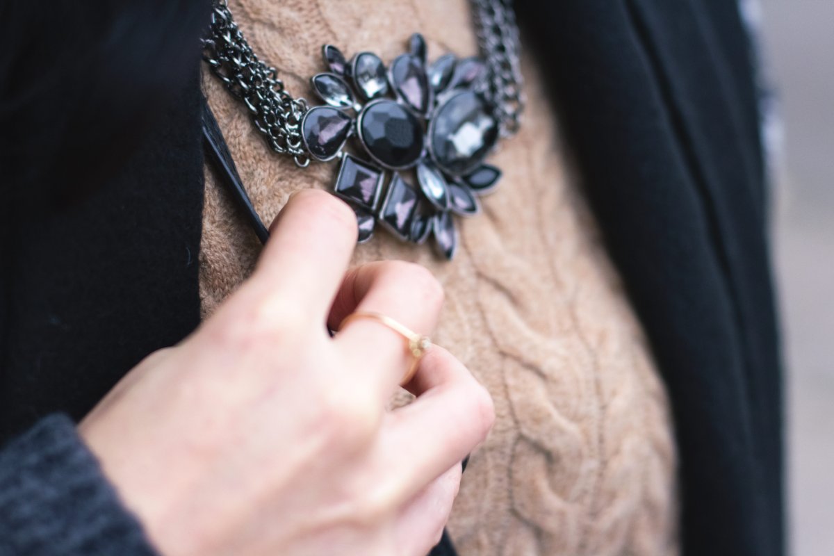 kleidermaedchen-fashionblog-modeblog-lifestyle-blog-interiorblog-outfit-autumn-winter-gerry-weber-cardigan-pullover-kette-Taifun-cosy-chic-everyday-look-gemütliches-outfit-im-november15