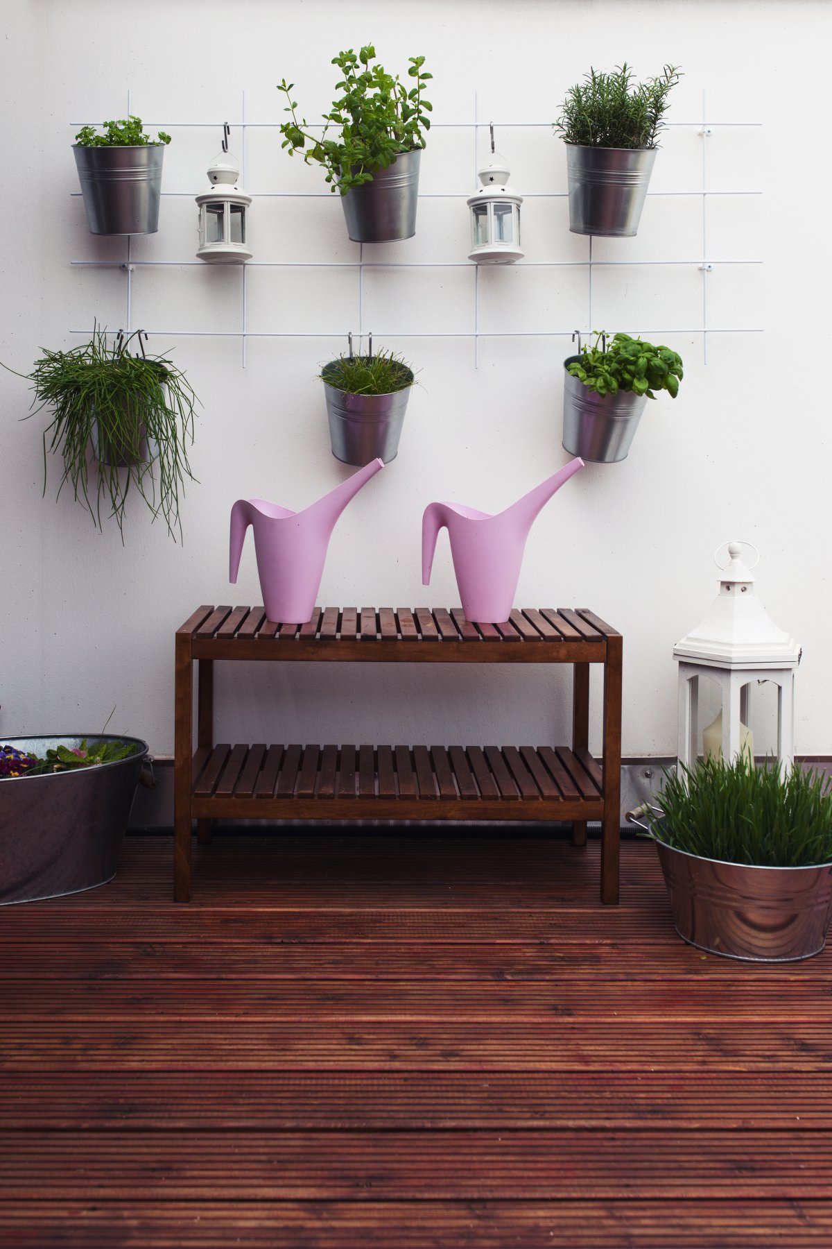 DIY Kräuterwand: Kräutergarten anlegen auf Balkon und Terrasse ...