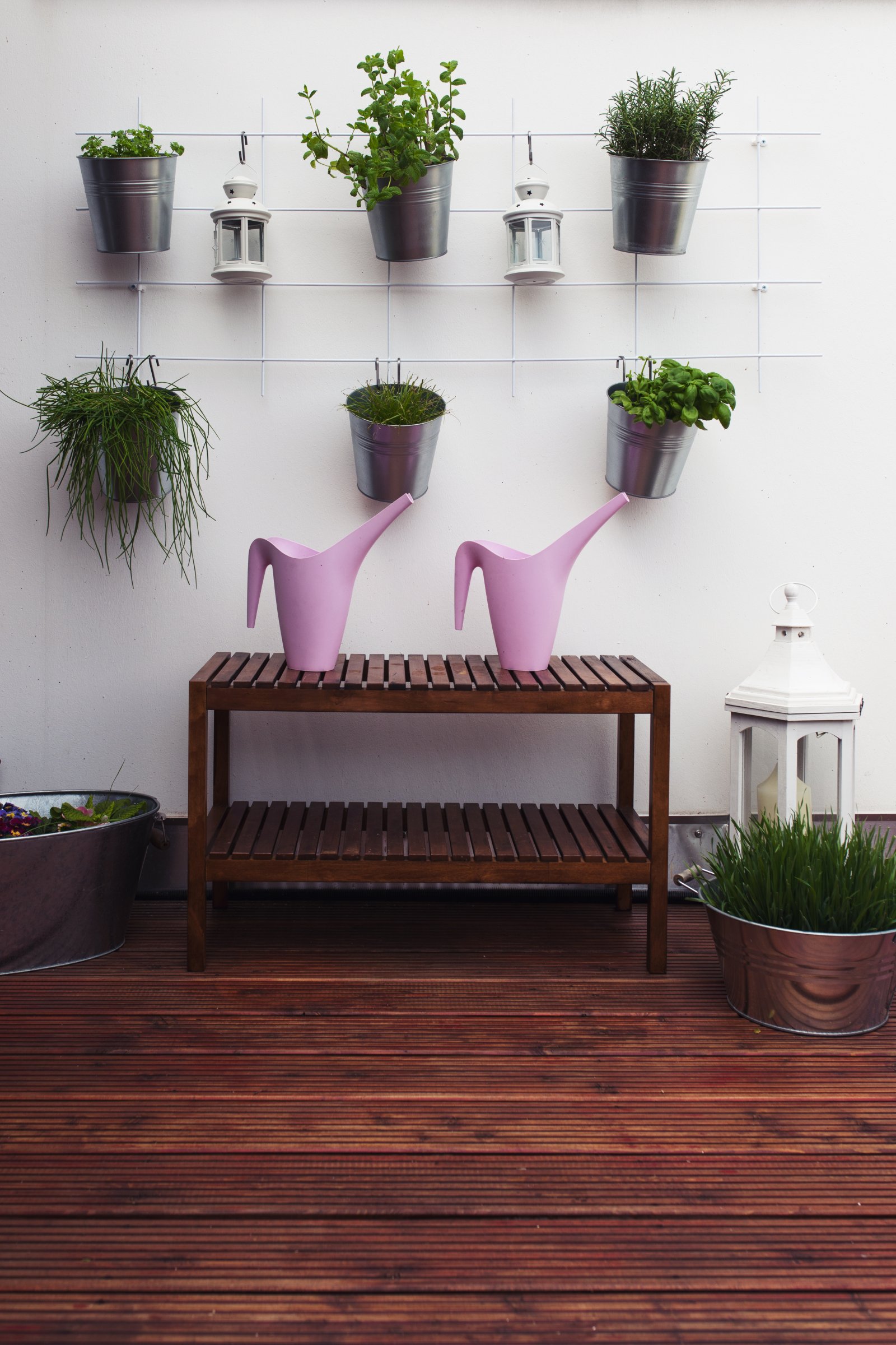 DIY Kräuterwand: Kräutergarten anlegen auf Balkon und Terrasse ...