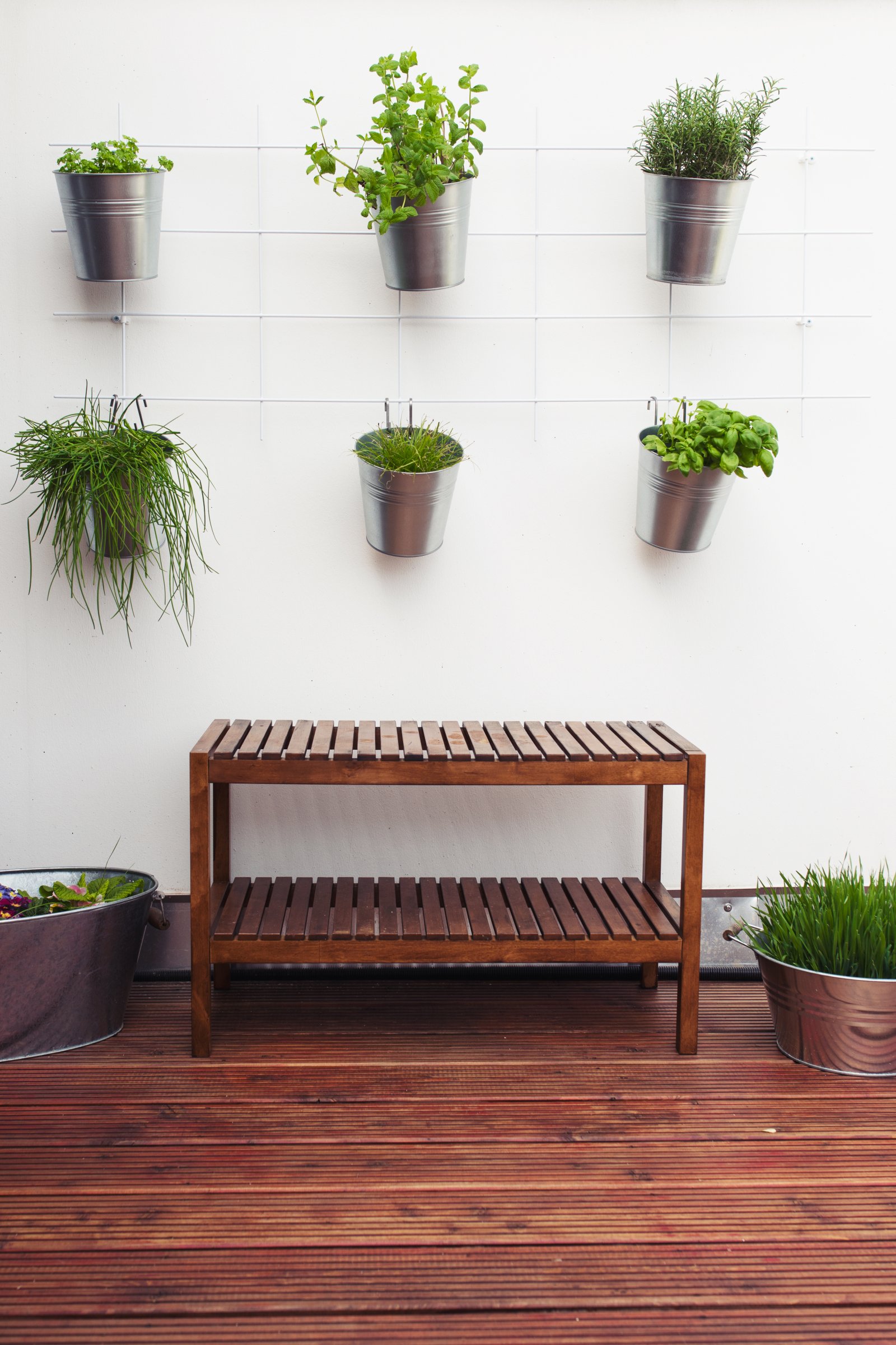 DIY Kräuterwand: Kräutergarten anlegen auf Balkon und Terrasse ...