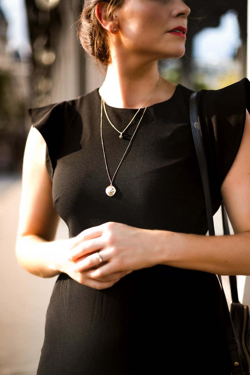 Schmuck Zu Schwarzem Kleid