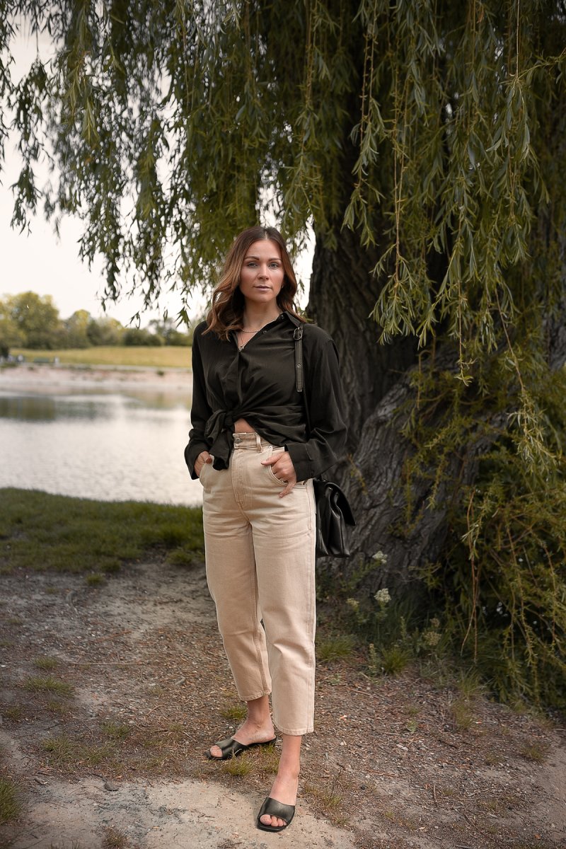 Ein Herbst Outfit im Business-Style findet ihr auf dem Kleidermädchen Modeblog. Ich zeige euch, wie ihr Blusen im kommenden Herbst/Winter 2020 kombinieren könnt. Mehr dazu findet ihr auf www.kleidermaedchen.de