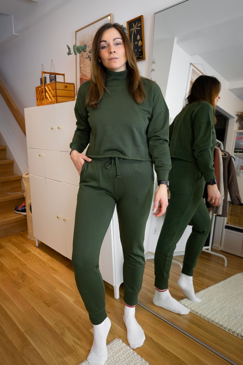 Loungewear Styles zum Wohlfühlen. Auf dem Modeblog zeige ich euch 3 Jogging-Outfits für das ultimative Stay-at-home und Homeoffice Feeling, in denen ihr euch so richtig wohlfühlen könnt. | www.kleidermaedchen.de