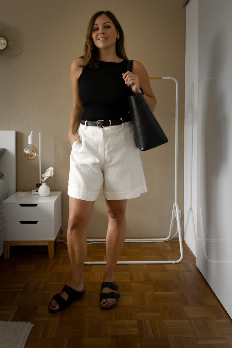 3 Outfitinspirationen für kurze Shorts. Auf dem Mode Blog zeige ich 3 Sommer Outfits mit weißer Short. | www.kleidermaedchen.de