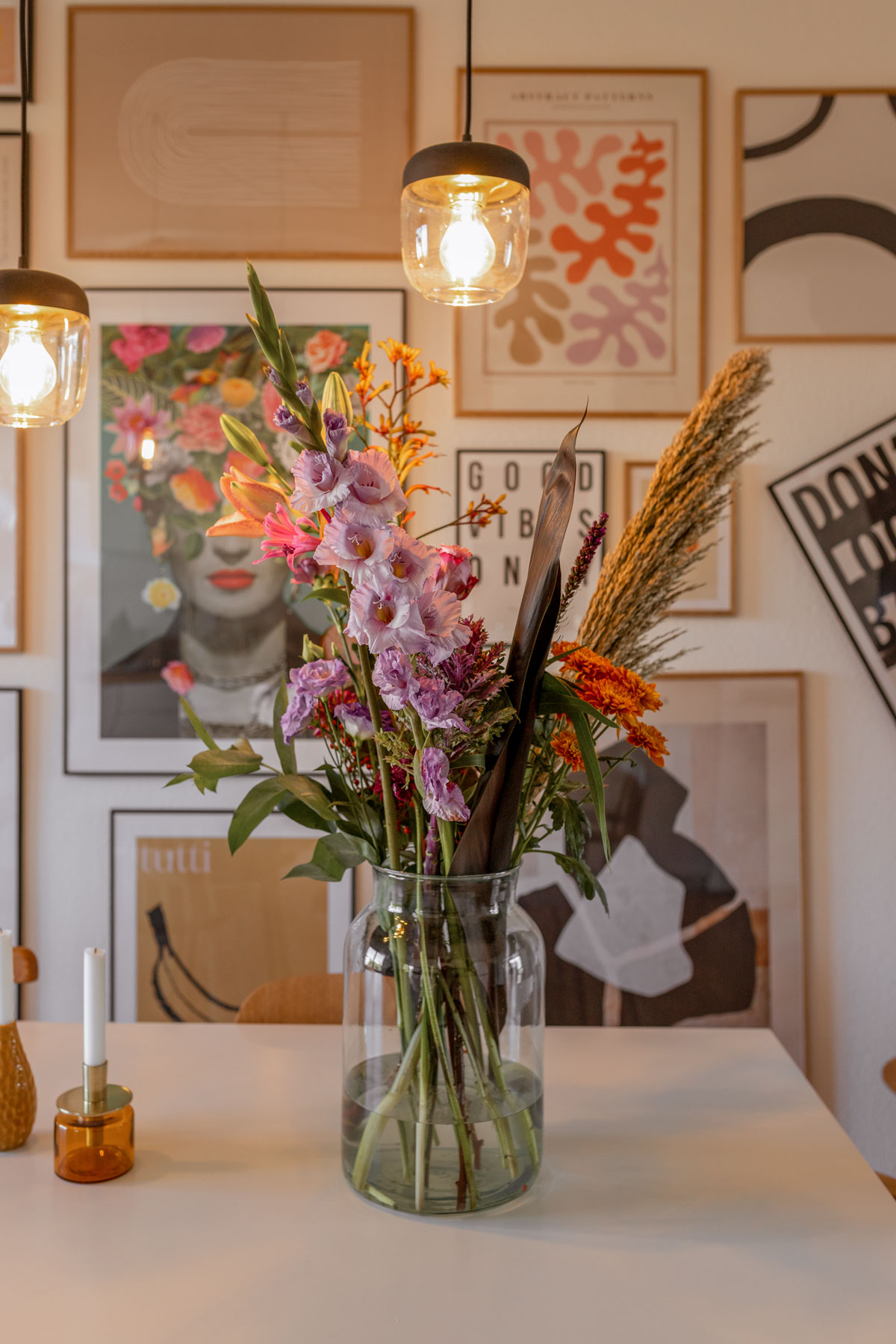Blumenabo: So arrangiere ich Blumen in meinem Wohn- und Essbereich