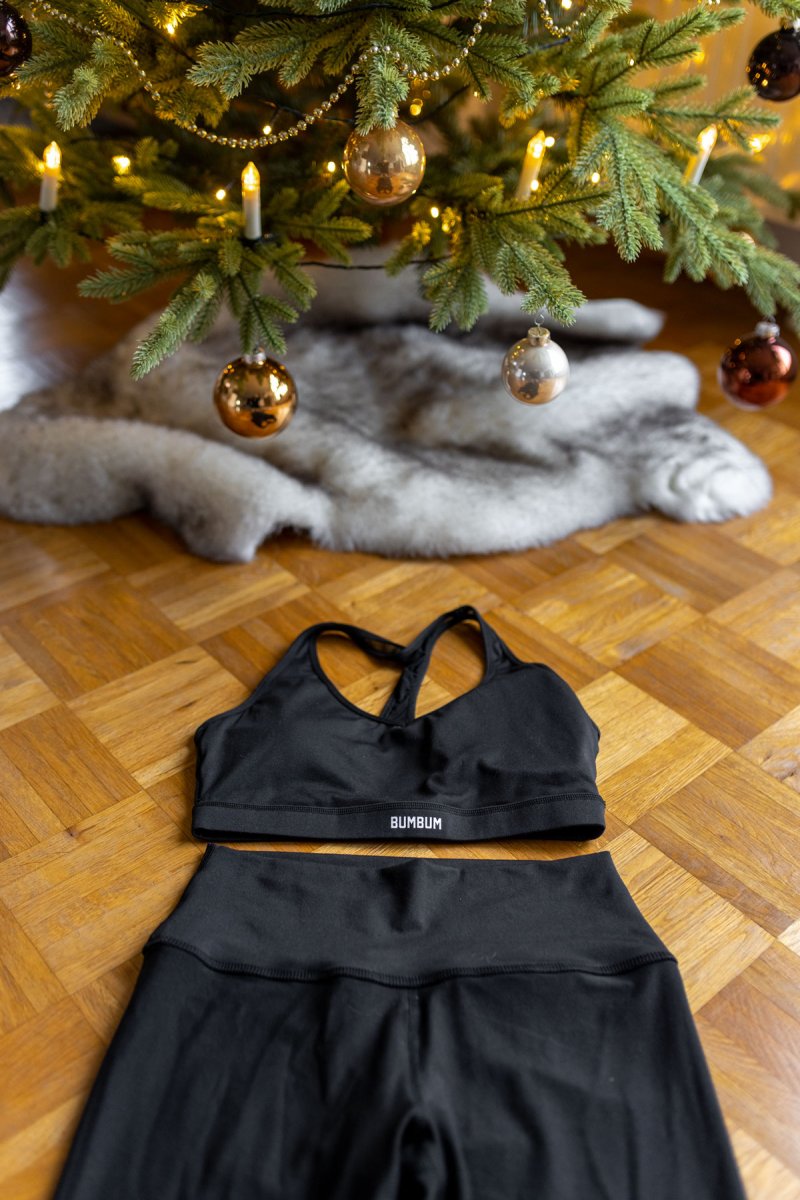 Geschenkideen für Fashionliebhaber zu Weihnachten. Mit einem Sport Set von BumBum macht Fitness gleich doppelt so viel Spaß. Adventskalender Gewinnspiel. / www.kleidermaedchen.de Kleidermaedchen Mode Interior Beauty Lifestyle Food Blog Leipzig Berlin, Adventskalender 2021, die schönsten Adventskalender, Gewinnspiel, Verlosung, kleidermaedchen.de