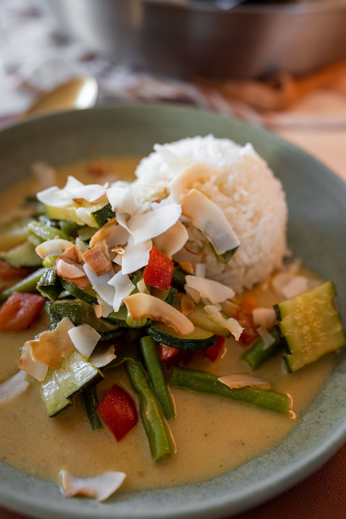 Veganes Cocos Curry mit Parika und Bohnen. Auf dem Foodblog zeige ich dir mein Rezept. | www.kleidermaedchen.de