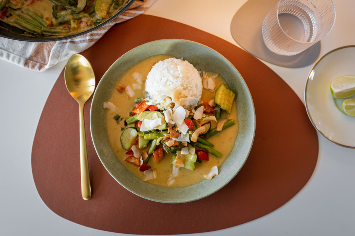 Veganes Cocos Curry mit Parika und Bohnen. Auf dem Foodblog zeige ich dir mein Rezept. | www.kleidermaedchen.de