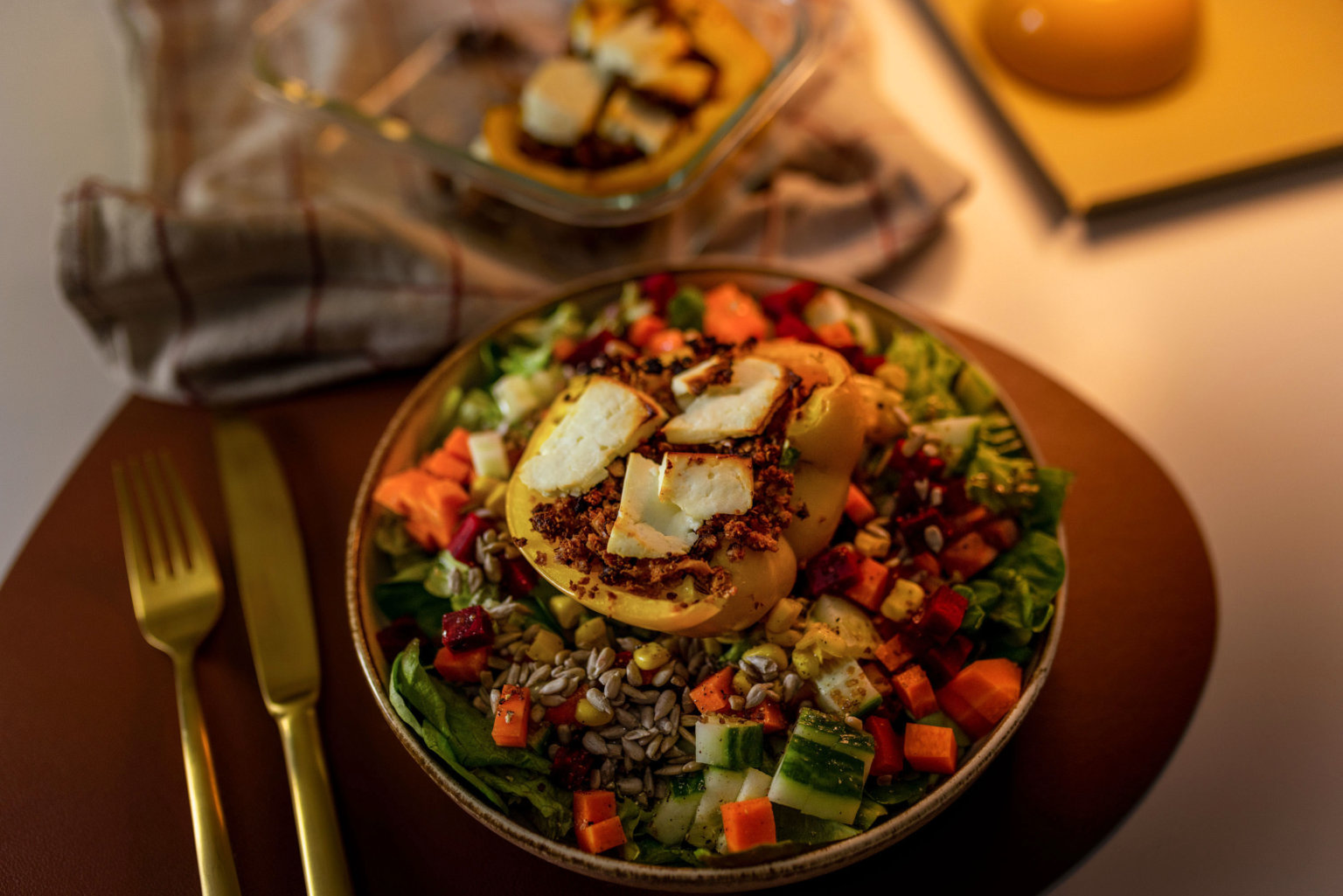 Gefüllte Paprika mit Hackfleischersatz aus Blumenkohl und Walnüssen ...