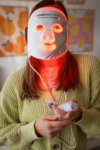 Ich habe die CurrentBody Skin LED Maske für strahlend schöne Haut und Anti-Aging-Wirkung getestet. Ein ausführlicher Erfahrungsbericht auf dem Beautyblog!