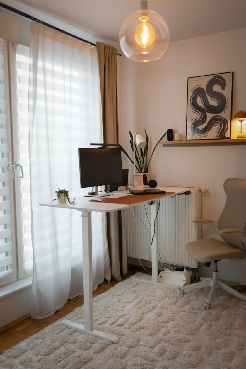Büro Zuhause einrichten: Im Test der höhenverstellbare Schreibtisch von ...