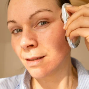 ZIIP HALO 2.0 Anwendung im Gesicht zur Straffung der Haut