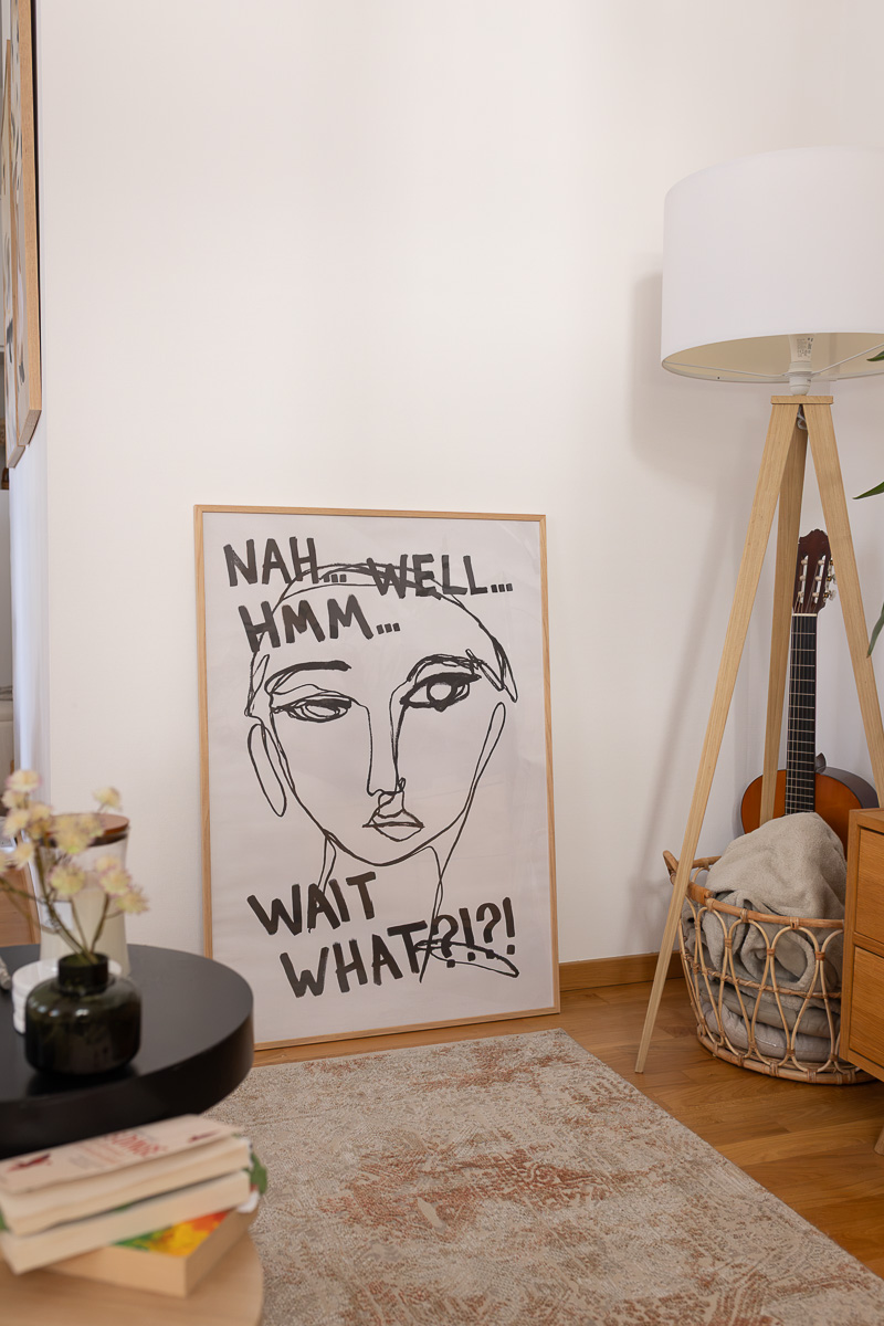 Wohnzimmer mit individuell zusammengestellter Desenio Bilderwand