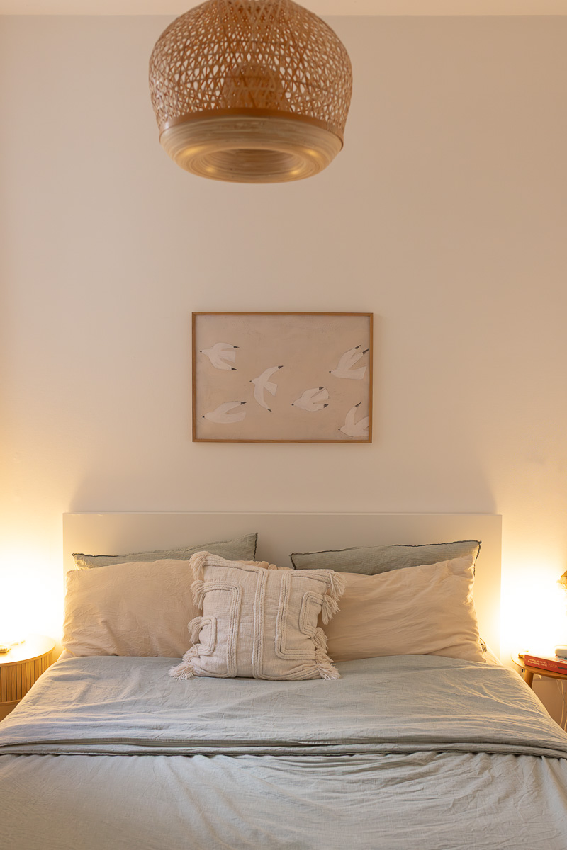 Desenio Bilderwand als moderne Wanddekoration im Schlafzimmer